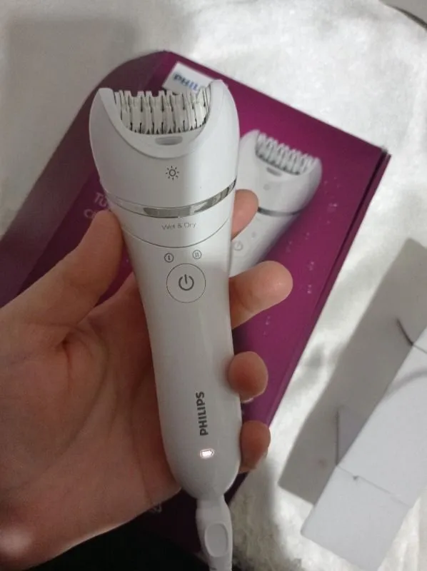 Philips BRE700/05 Kablosuz Epilatör Islak-Kuru Kullanım Özelliği ile Bacak Yüz Koltuk Altı Bikini Bölgesi İçin