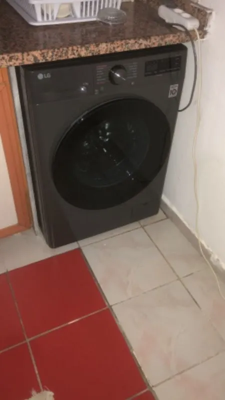 LG F4Y5EYWYJ 11 kg 1400 Devir Çamaşır Makinesi