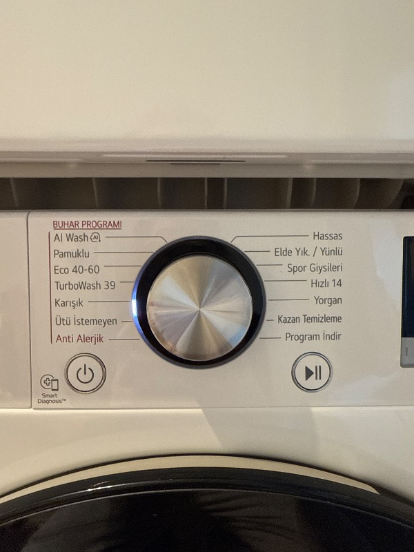LG F4Y5EYW0W Vivace 11 kg 1400 Devir Çamaşır Makinesi