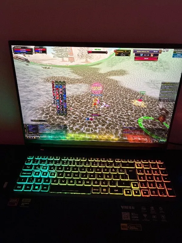 Acer Nitro 18 AMD Ryzen AI 9 365 32GB 1TB SSD RTX5070 Freedos 18″ 165Hz Taşınabilir Bilgisayar NH.QYJEY.002