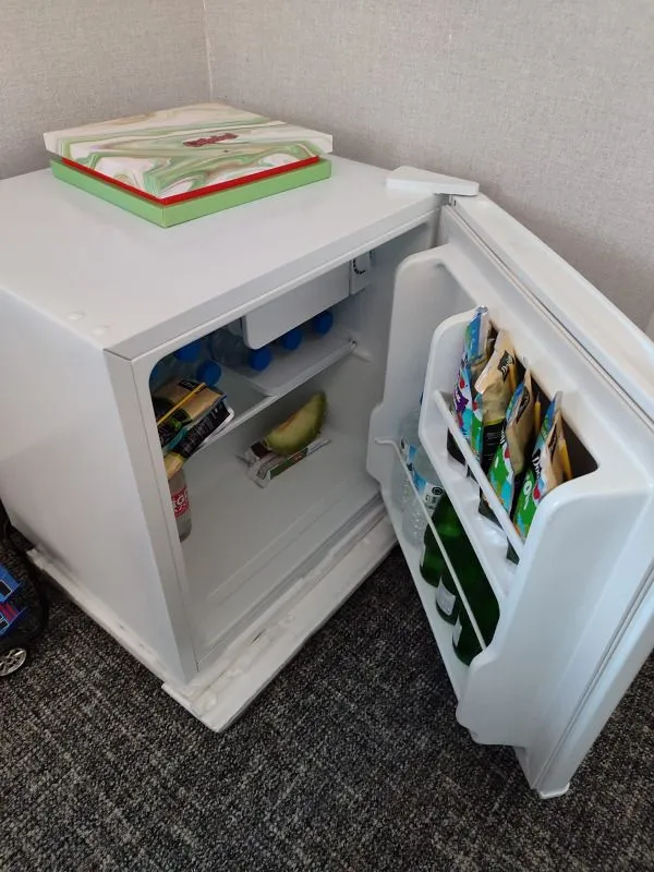 KUMTEL 43 L Mini Buzdolabı E Sınıfı Özellikleri ile Beyaz Renkli Büro Tipi