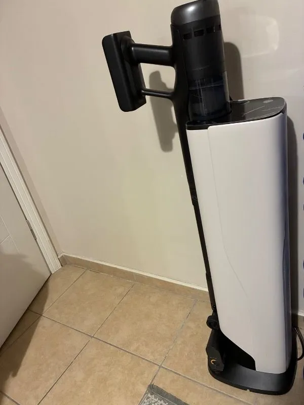 Roborock H60 Hub Ultra Dikey Süpürge 1500+ L Toz Haznesi ile Turbo Başlıklı Şarjlı Temizlik