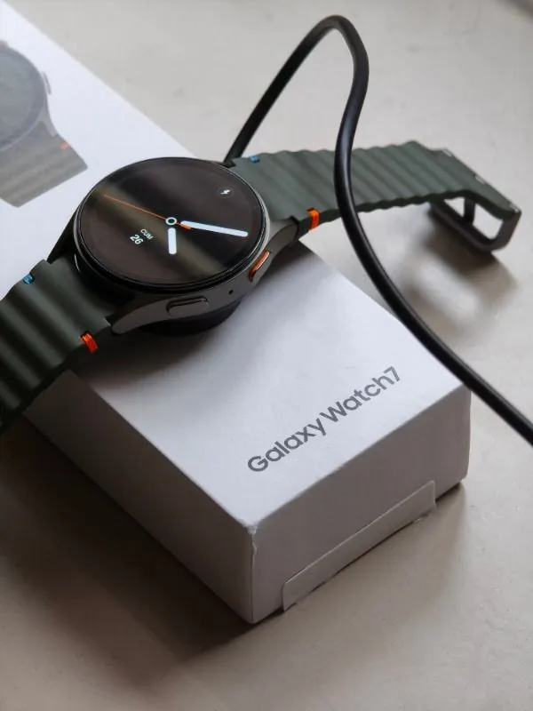 Samsung Galaxy Watch7 Akıllı Saat Haki 40MM SM-L300NZGATUR Sağlık Takibi ve Sesli Görüşme Özellikleri