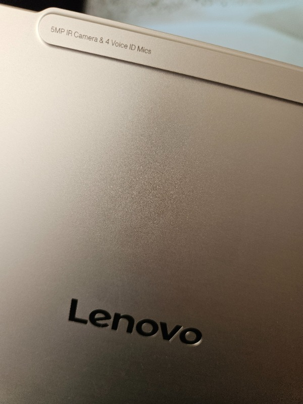 Lenovo Yoga Slim 7 Aura Edition Intel Core Ultra 5 226V 16GB 512GB SSD Windows 11 Home 14″ Taşınabilir Bilgisayar 83JX00BATR