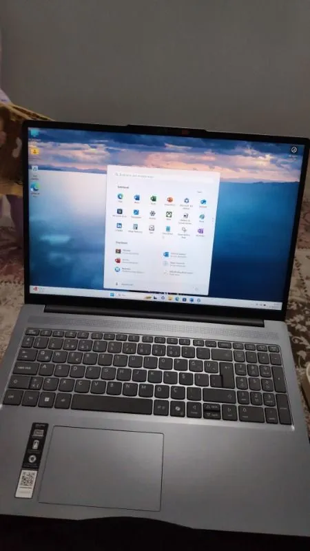 Lenovo Ideapad Slim 3 16IRH10 Intel Core i5 13420H 16GB DDR5 Ram 512 GB SSD 16” WUXGA IPS Panel Freedos Taşınabilir Bilgisayar 83K20073TR