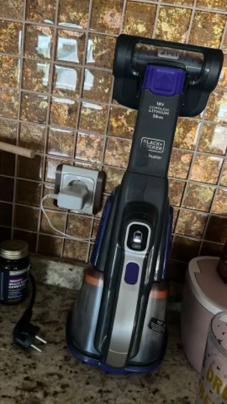 Black & Decker BHHV520BFP-QW 18V Şarjlı Standard Girişli Pet Başlıklı Uzayabilen El Süpürgesi