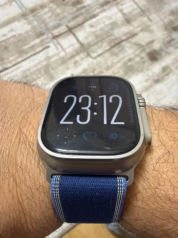 Apple Watch Ultra 3 Gps + Cellular, 49 mm Siyah Titanyum Kasa ve Siyah/kömür Trail loop – S/m