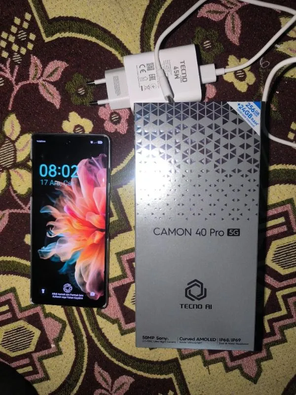 Tecno CAMON 40 Pro