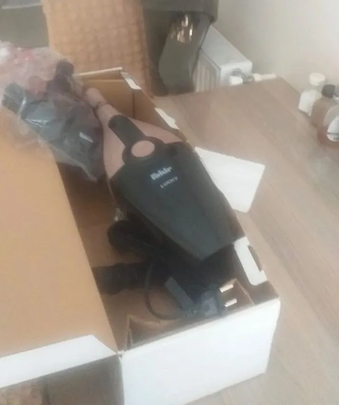 Fakir Lucky Dikey Elektrikli Süpürge – 800 Watt Güçlü Emiş Teknolojisi ile Toz Haznesi Var Bej Renk