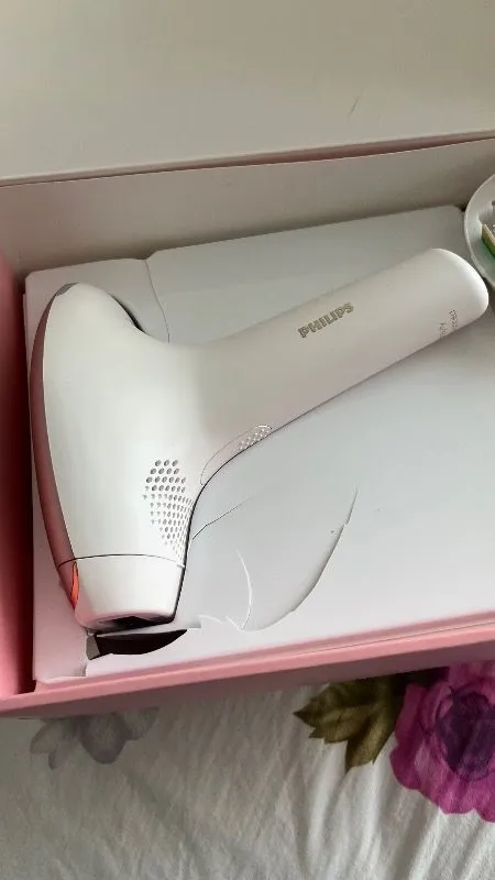Philips Lumea 7000 Serisi BRI921/00 IPL Tüy Alma, Tüy Kısaltıcı,Vücut ve Yüz için 2 Başlık, Çanta