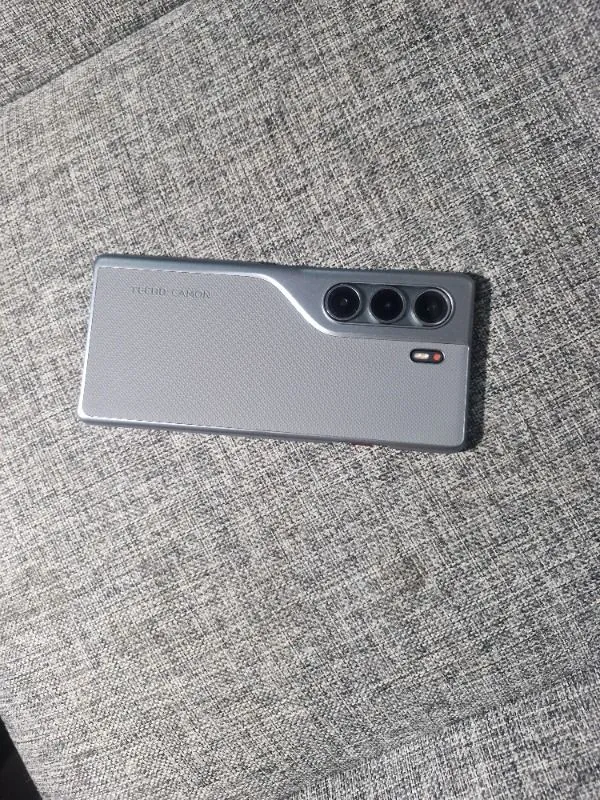 Tecno CAMON 40 Pro