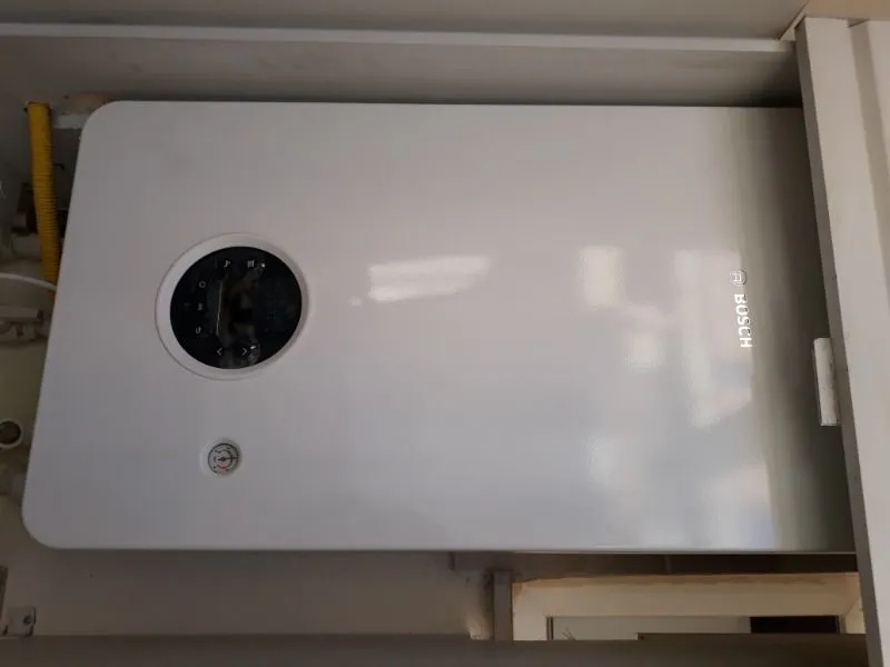 Bosch Condense 2200iW 24 kW Yoğuşmalı Bacalı Kombi Enerji Tasarruflu Çevre Dostu Isıtma Sistemi