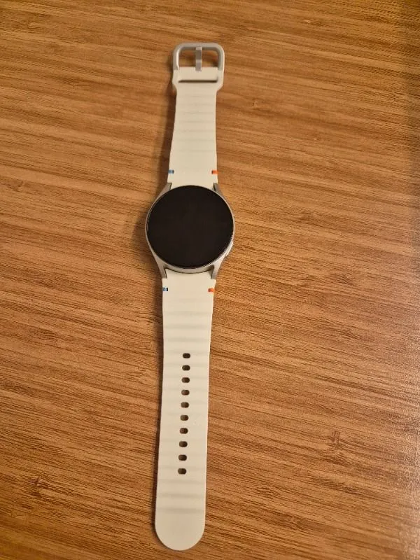 Samsung Galaxy Watch7 Akıllı Saat Haki 40MM SM-L300NZGATUR Sağlık Takibi ve Sesli Görüşme Özellikleri