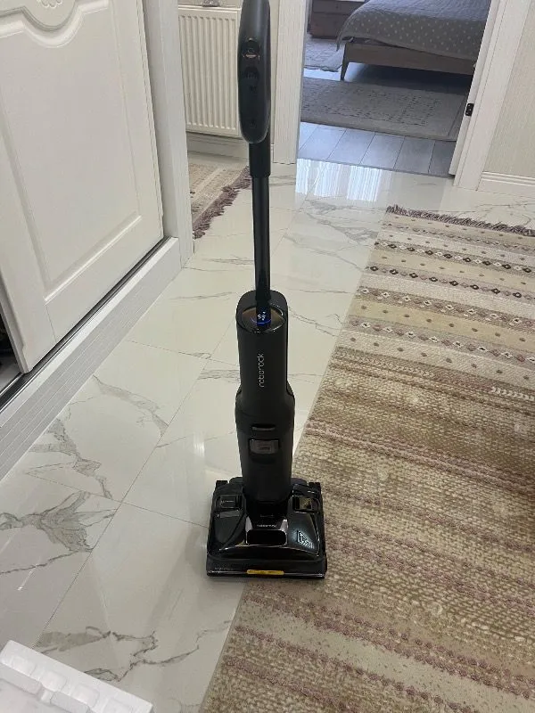 Roborock F25 Ultra Dikey Süpürge 29.6 V Güç Değeri ile Islak Kuru Temizlik İçin Akıllı Çözüm