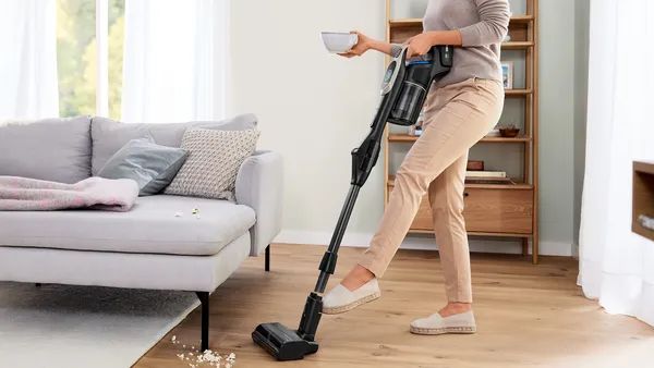 Bosch BCS1041WAC 18,5 W Güçlü Dikey Şarjlı Elektrik Süpürgesi HEPA Filtre Özelliği ile