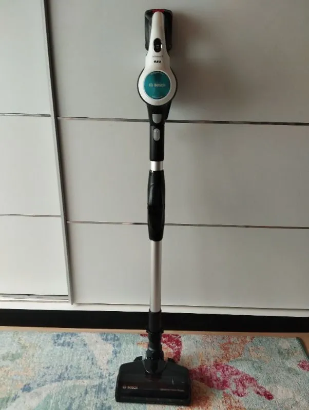 Bosch BCS71HYG1 Dik Şarjlı Elektrik Süpürgesi Unlimited 7 Prohygienic Aqua Beyaz