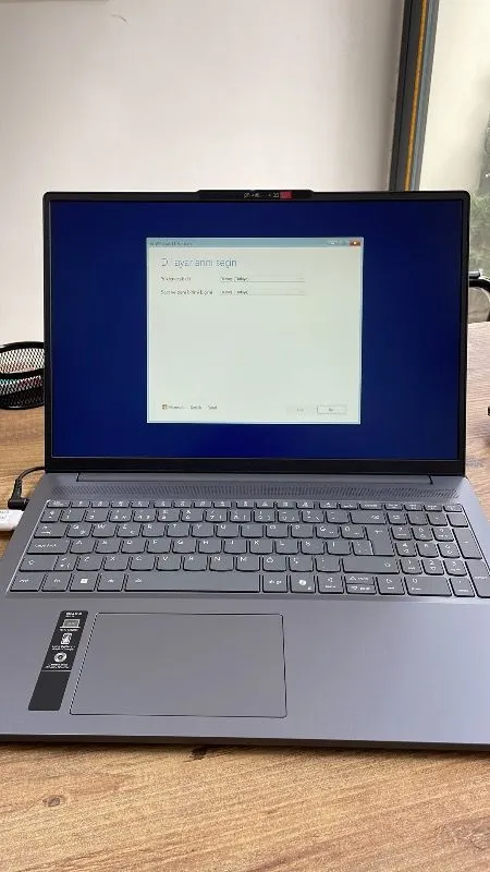 Lenovo Ideapad Slim 3 Intel Core I7 13620H 16GB 512GB SSD 16″ Wuxga IPS Fdos Taşınabilir Bilgisayar 83K2001WTR