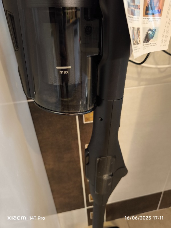 Bosch BCS1041WAC 18,5 W Güçlü Dikey Şarjlı Elektrik Süpürgesi HEPA Filtre Özelliği ile