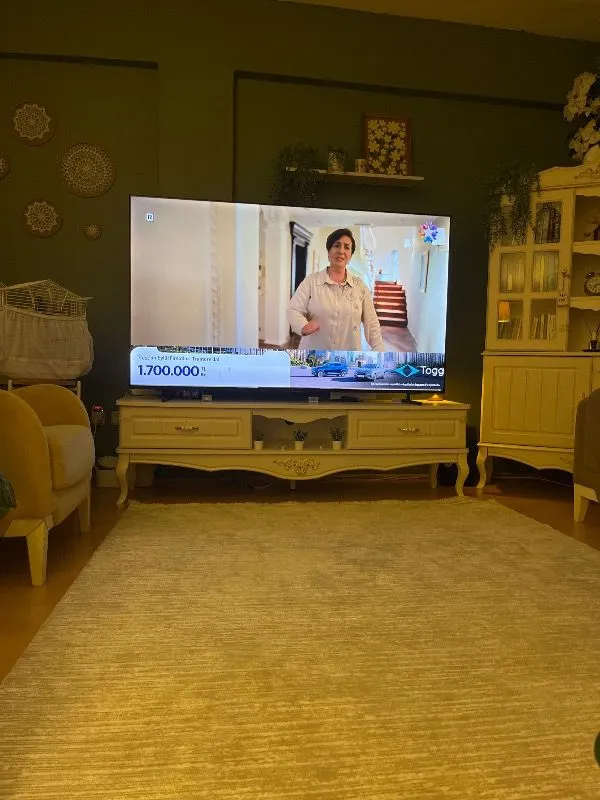 Grundig 55 GQ 700A 55″ 139 Ekran 4K Ultra HD Google Smart QLED TV