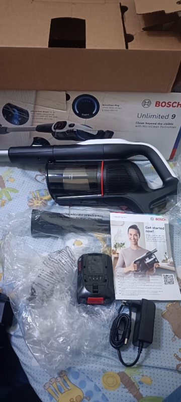 Bosch Unlimited 9 Beyaz Şarjlı Süpürge Toz Torbasız ve Güçlü Emiş Teknolojisi ile Emiş Gücü Ayarı