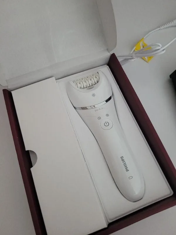 Philips BRE700/05 Kablosuz Epilatör Islak-Kuru Kullanım Özelliği ile Bacak Yüz Koltuk Altı Bikini Bölgesi İçin