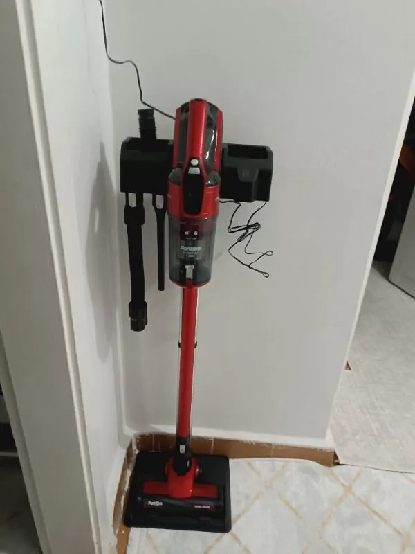 Fantom Quantum P2049 Dikey Şarjlı Süpürge – Kırmızı