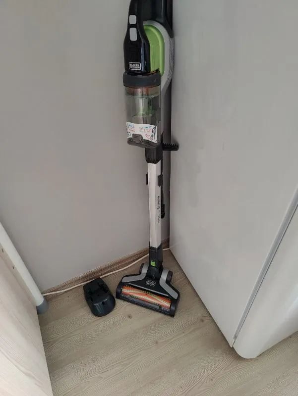 Black & Decker Dik Süpürge BHFEV362DP-QW HEPA Filtreli 0.75 L Toz Haznesi ile Sessiz Temizlik