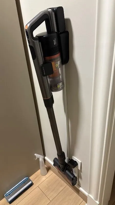 Philips 7000 Serisi Aqua XC7055/01 Şarjlı Dikey Süpürge 0,6 L Toz Hacmi ve Turbo Başlık Özelliği