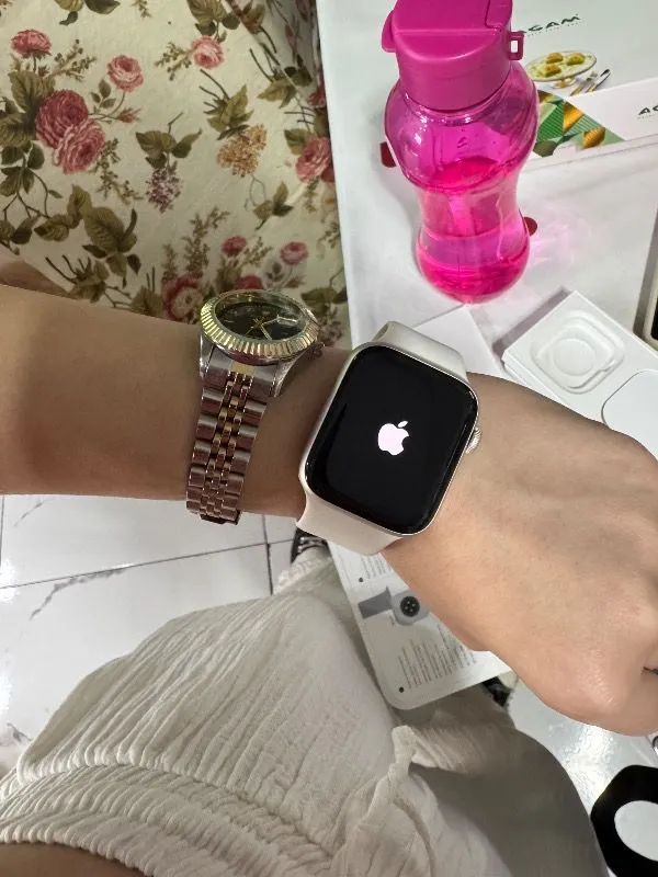 Apple Watch Se 3 Gps, 40 mm Yıldız ışığı Alüminyum kasa ve Yıldız ışığı Spor kordon – s/m