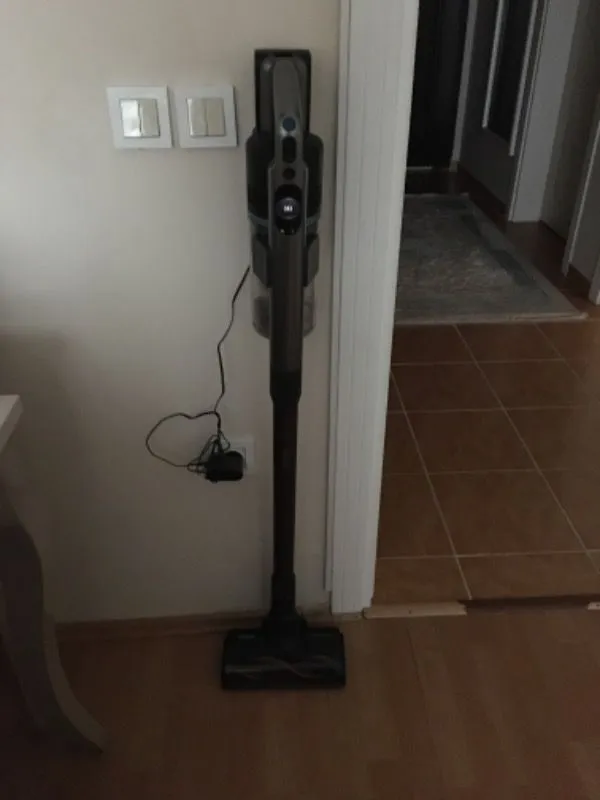 Philips XC8057/01 Aqua Plus 25.2 V Dikey Şarjlı Süpürge