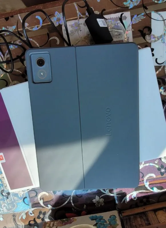 Lenovo Tab K11 Gen 2 8GB 128GB Depolama 11″ 2.5K (2560X1600) 90Hz Wi-Fi + LTE IPS IP52 Android Tablet ZAFN0132TR Folio Kılıf + Kalem + (Sim Kart Uyumlu)
