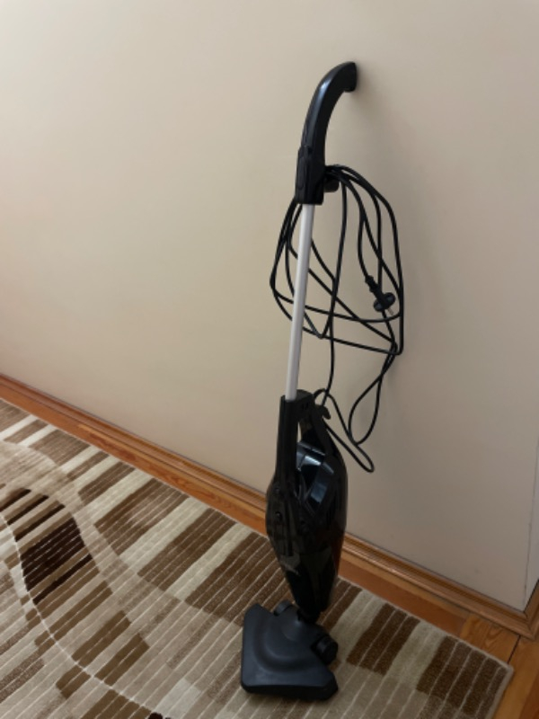 Sinbo Dikey Elektrikli Süpürge – Sessiz Çalışma (62 dB), Pratik Kullanım, Toz Torbasız, 890W Yüksek Emiş Gücü