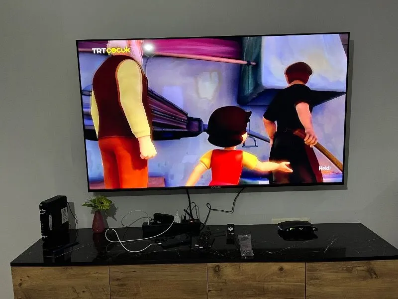 Onvo 55VQ90F3UA 55” 140 Ekran Uydu Alıcılı 4K Ultra HD Google Smart QLED TV