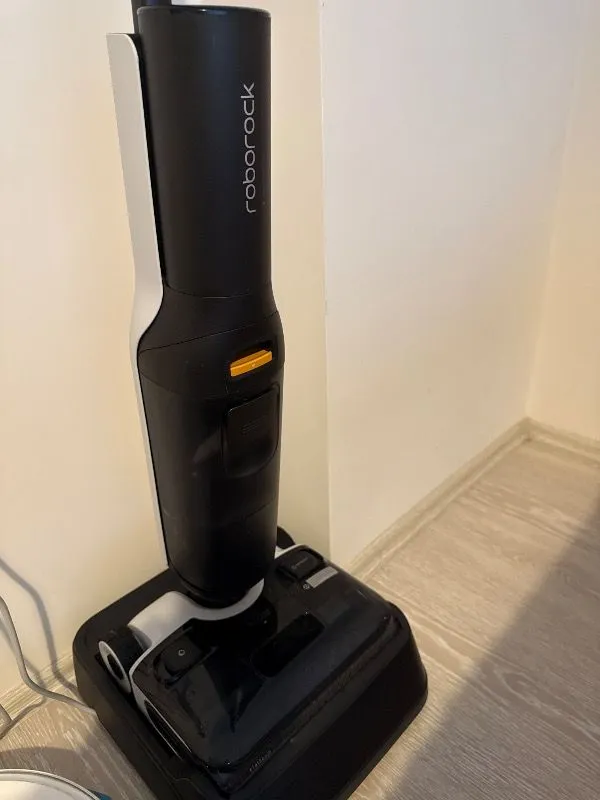 Roborock F25 Ace Islak Kuru Akıllı Dikey Süpürge – Siyah