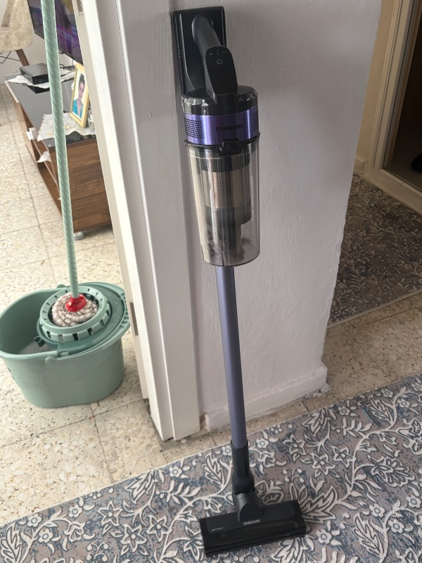 Samsung Jet 60 Dikey Şarjlı Süpürge 400 W Güç Değeri ile Turbo Başlık ve Hepa Filtre Özellikli