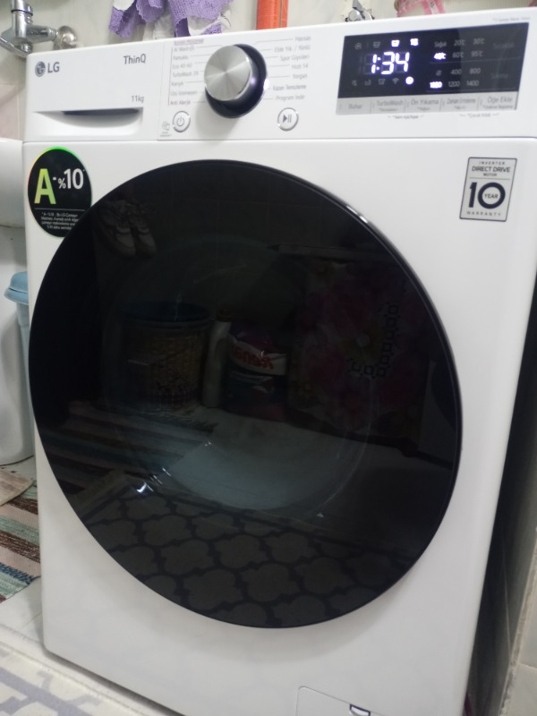 LG F4Y5EYW0W Vivace 11 kg 1400 Devir Çamaşır Makinesi