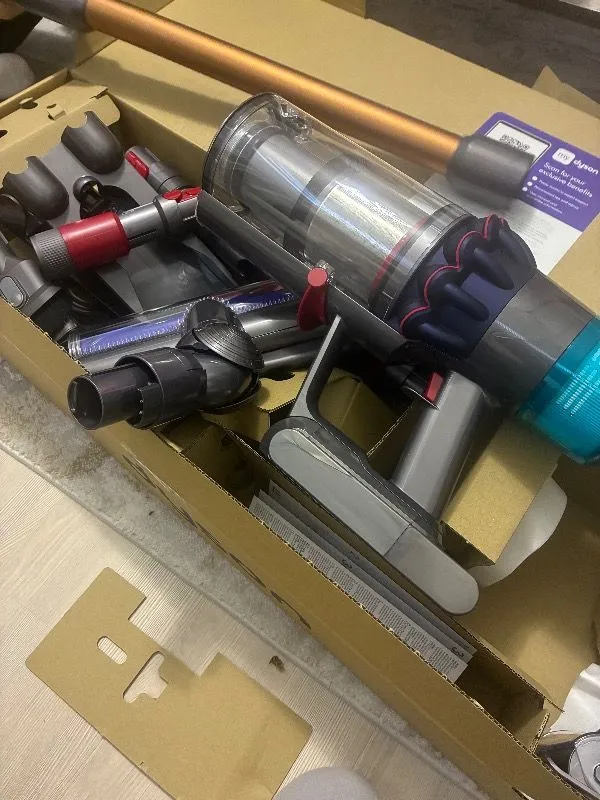 Dyson V15 Detect™ Absolute Prusya Mavisi 29.6 V Güç Değeri ile Dikey Kullanım İçin HEPA Filtreli Süpürge