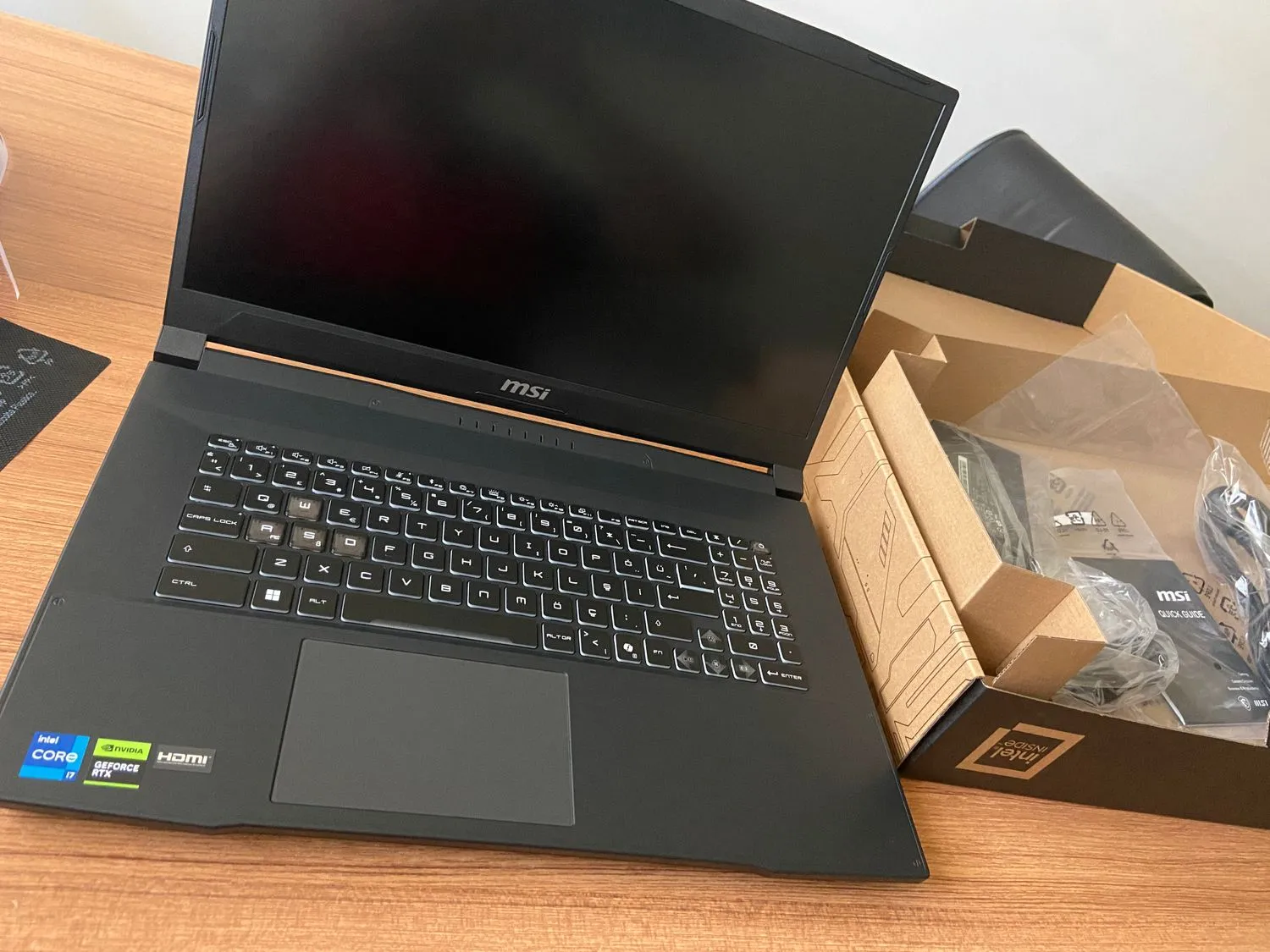 MSI KATANA 17 HX B14WFK-252XTR Intel Core i7 14650HX 32GB 1TB SSD RTX5060 8GB Freedos 17.3″ 240Hz QHD Taşınabilir Bilgisayar