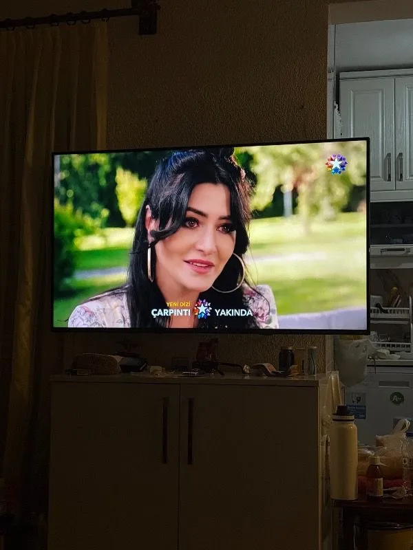 Vestel 55UV9750 55” 139 Ekran Uydu Alıcılı 4K Ultra HD Smart VİDAA LED TV