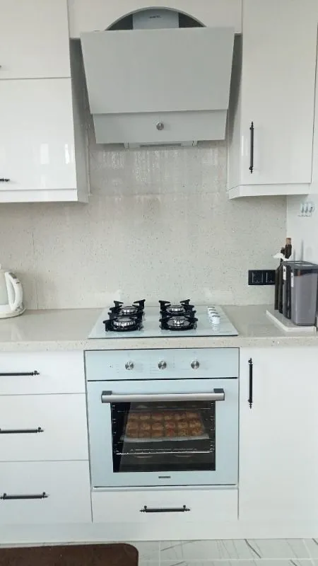 Kumtel Kristal Beyaz Cam Ankastre Set (DA6-830 Davlumbaz + KO-40 TAHDF Ocak + B66-SF2 Fırın)